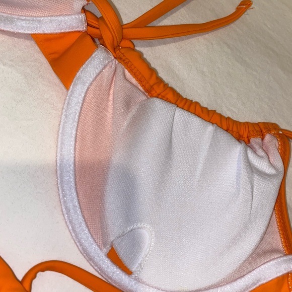 SHEIN ORANGE UNDERWIRE BIKINI π§‘ - Picture 4 of 6